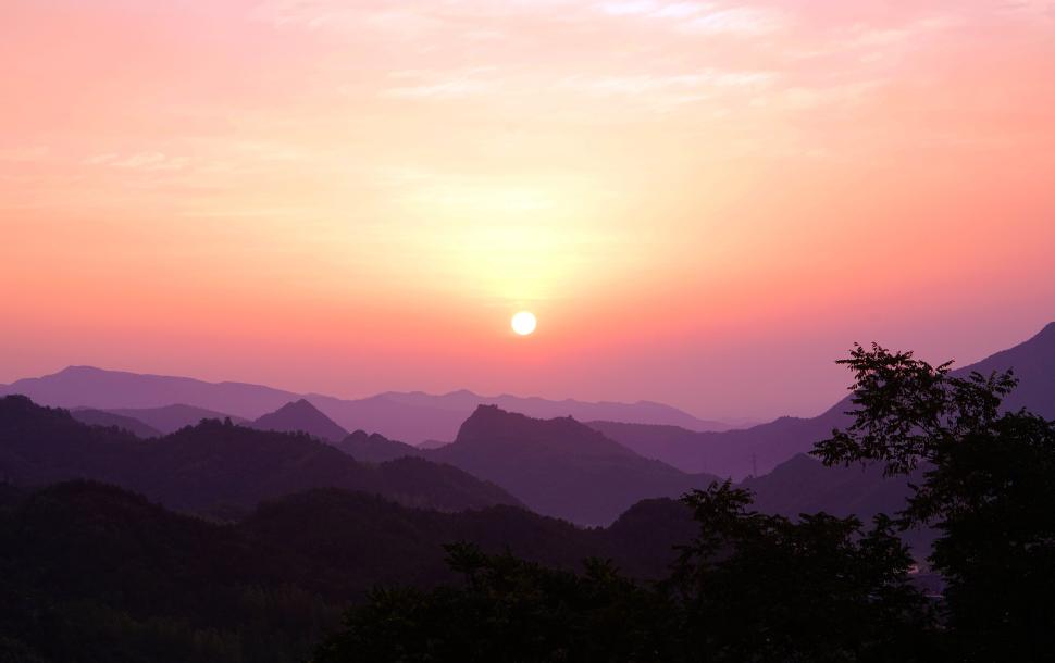 最有气势的诗词天下英雄出我辈,写英雄人物的诗句大全50首
