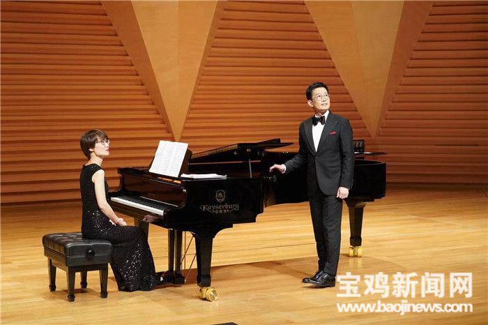 歌唱家石倚洁练声,宝鸡音乐厅石倚洁