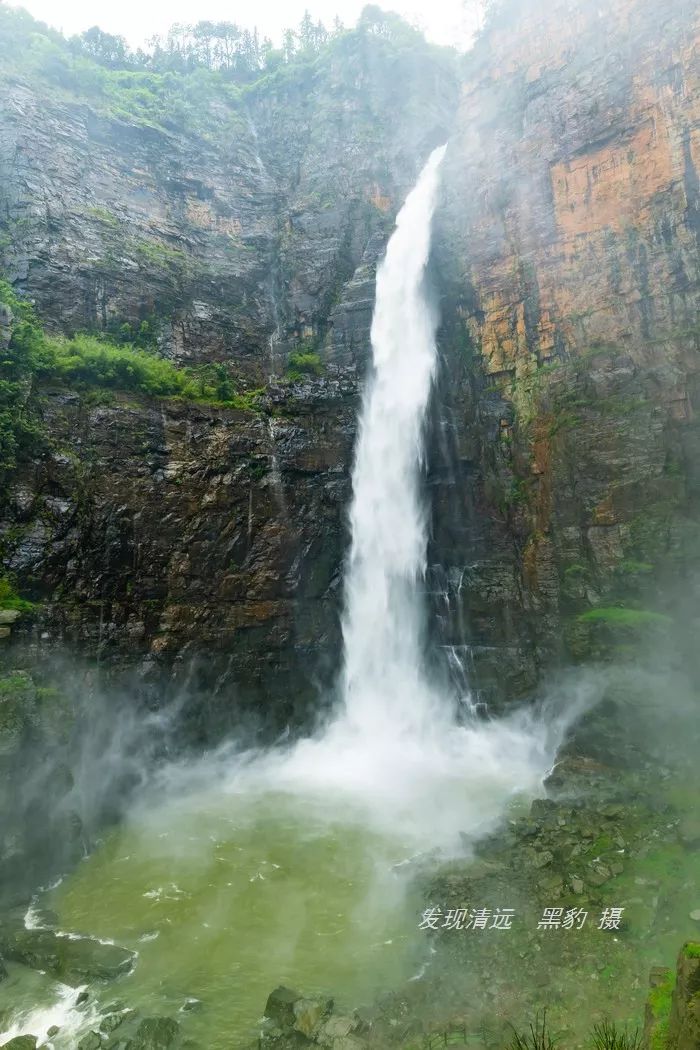户外徒步登山赏冰瀑,广东户外徒步登山风景最美