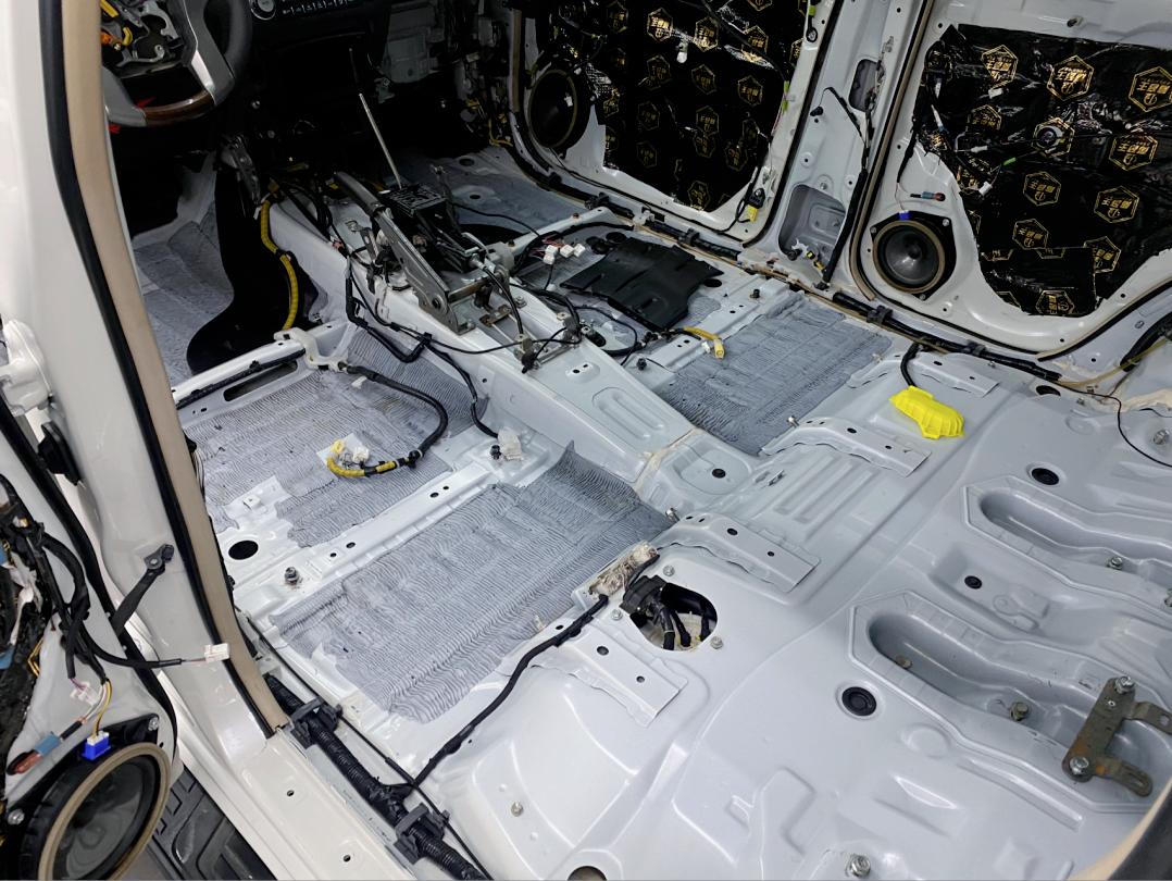 丰田霸道老车翻新升级好的出售,搞工地车翻新