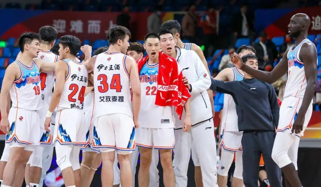 恭喜*疆新**男篮！39岁国家队名帅空降，接班阿的江，剑指CBA总冠军