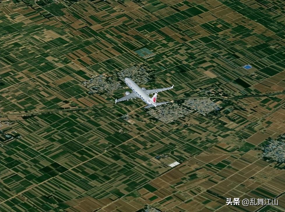 11月7日16点17分，一架从重庆飞往北京的飞机抵达河南新乡上空