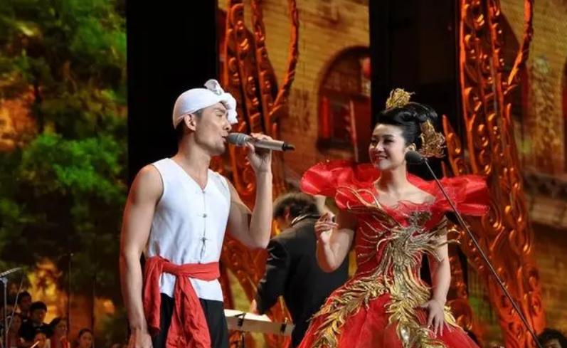 阿宝是如何装疯卖傻的,阿宝装疯卖傻视频