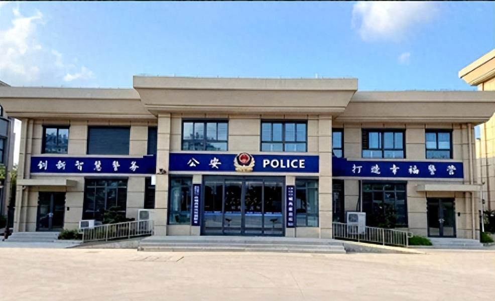 小伙偷拍50岁大妈后续,小伙偷手机被大妈发现并训斥