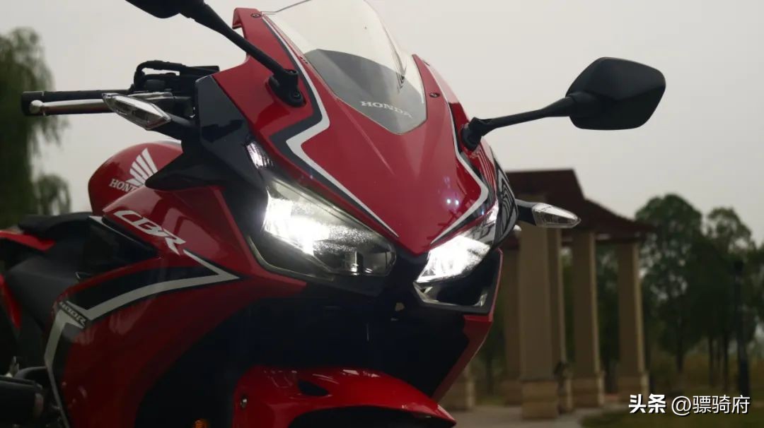 要啥没啥就是有个好心情,要啥没啥还想要浪漫