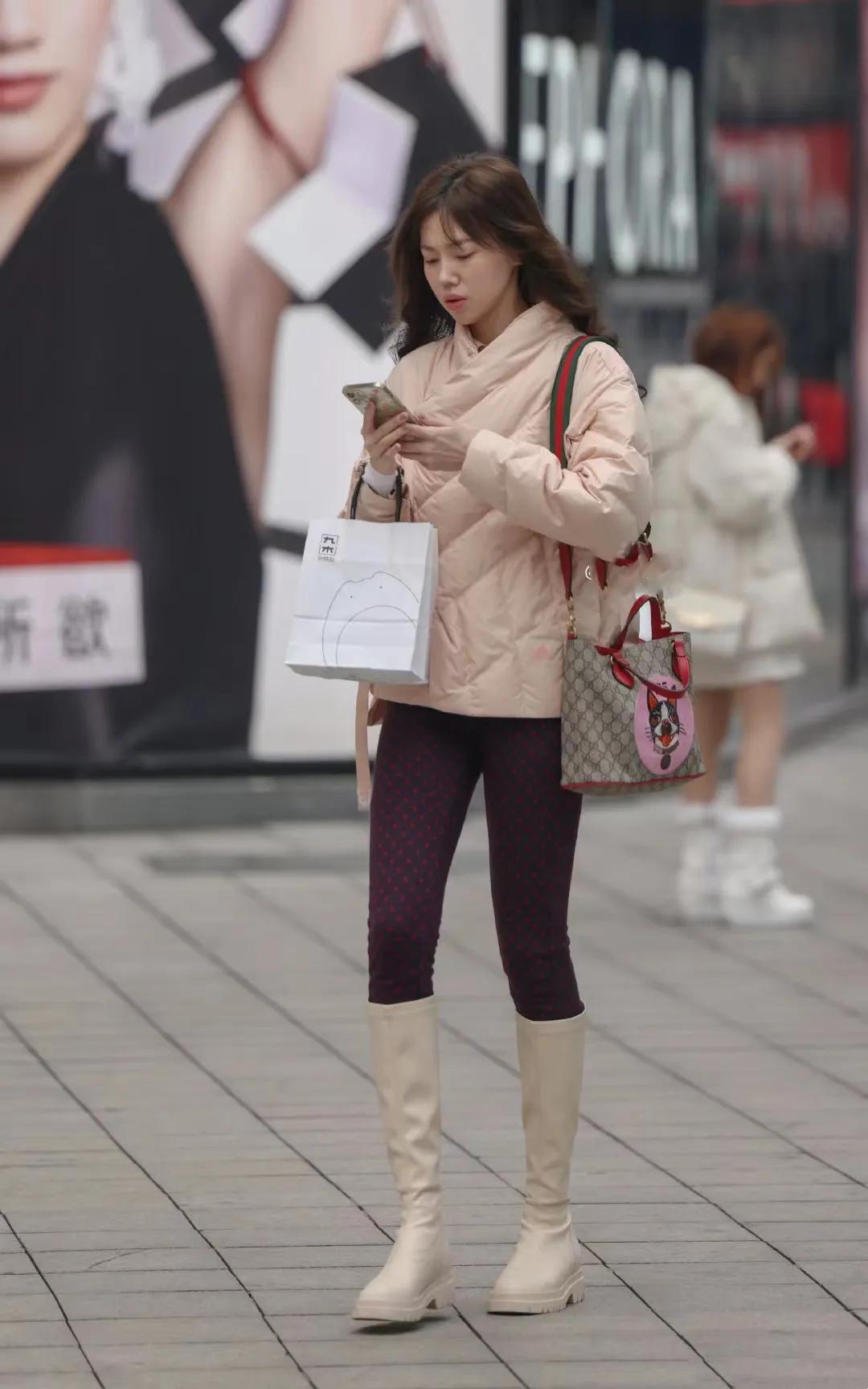 看街拍识包包：Gucci哪些包款最受欢迎？10组穿搭告诉你