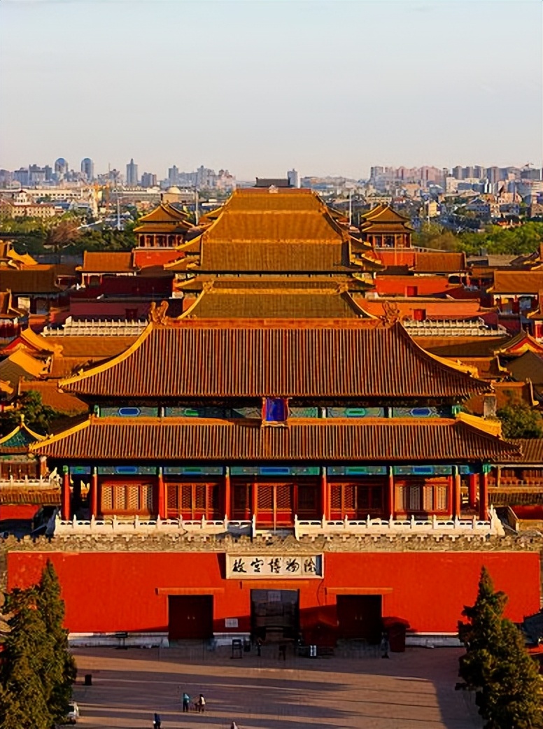 1954年，毛主席曾三次登上故宫城墙，却绝不踏进故宫半步，为何？