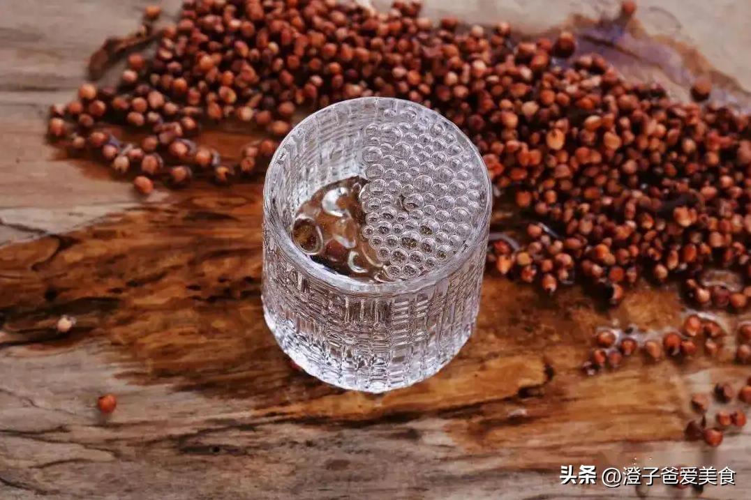 汾酒53度黄盖好还是红盖值得收藏,白玻汾酒黄盖和红盖的区别