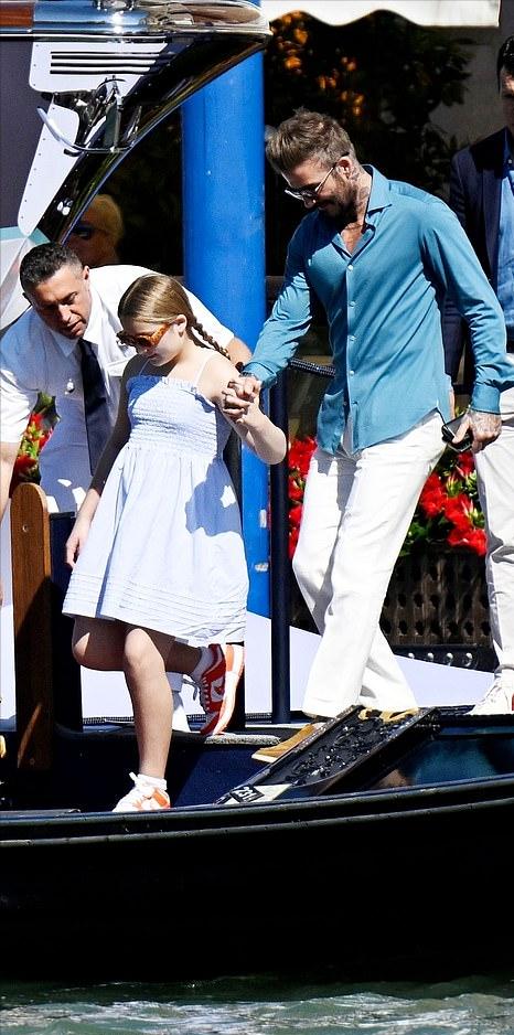 小七被贝克汉姆抱,小七被贝克汉姆宠爱