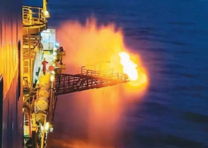 蓝鲸一号开采可燃冰的视频,蓝鲸二号开采了多少可燃冰