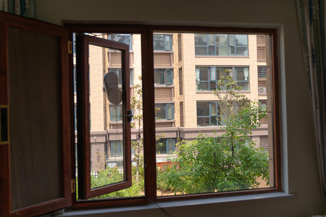 我家的SpiderMan，窗明几净缔造者——玻妞188擦窗机器人体验