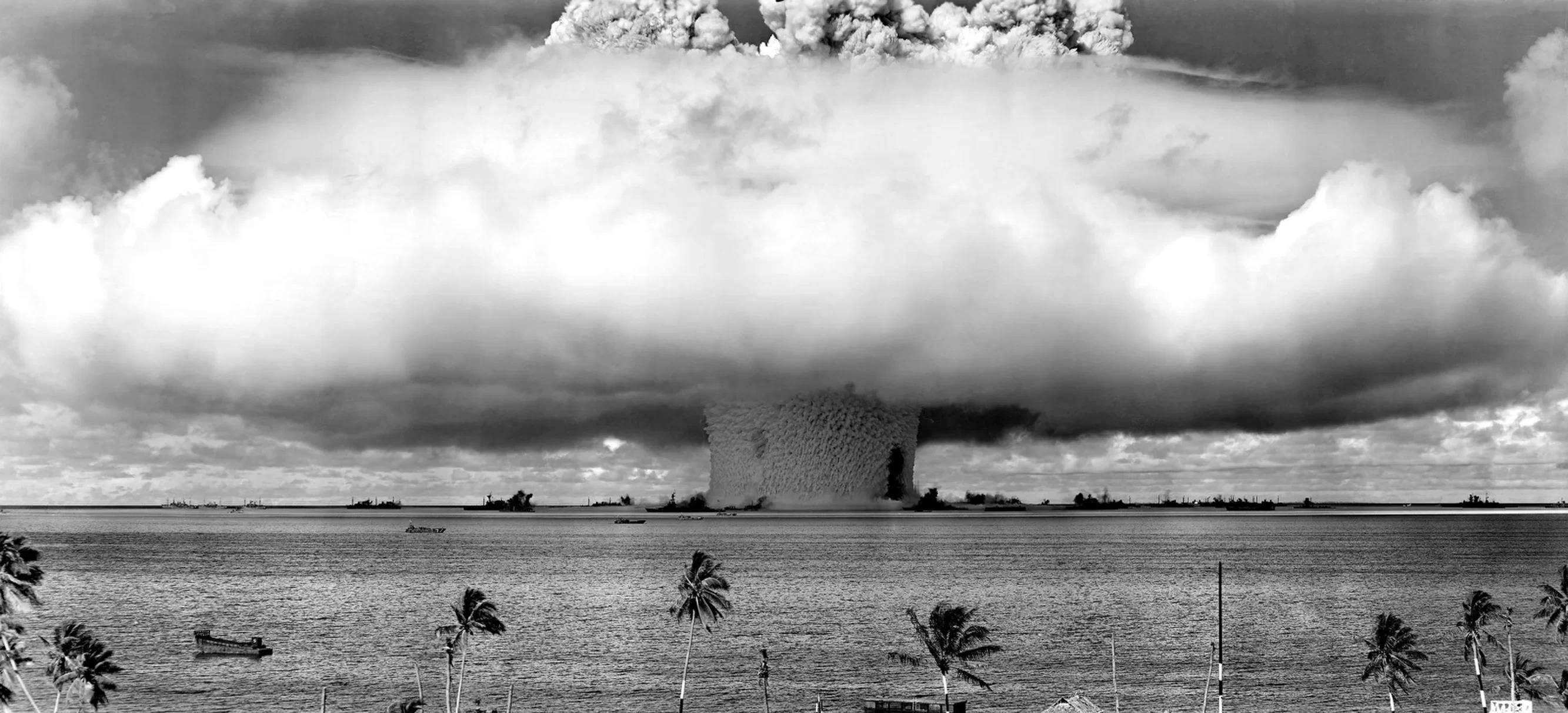 新中国为什么“亲苏反美”？