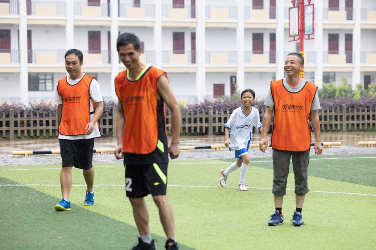 追风女孩足球比赛,追风女孩足球队