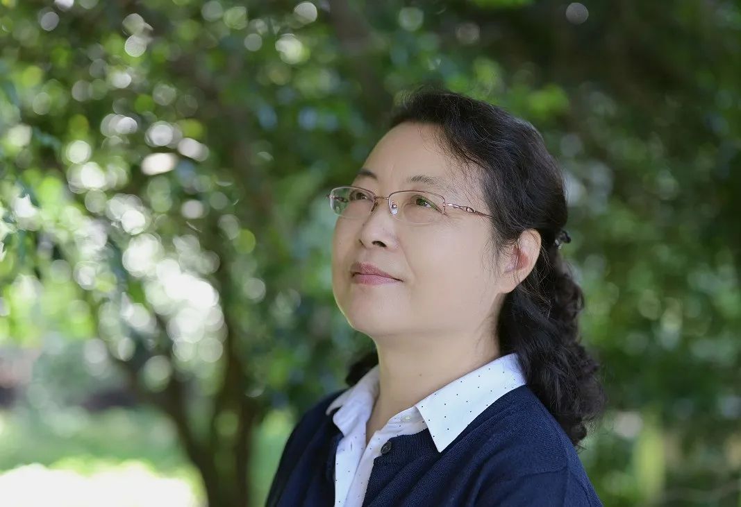 指甲花的图片和特征,干净耐看短指甲花