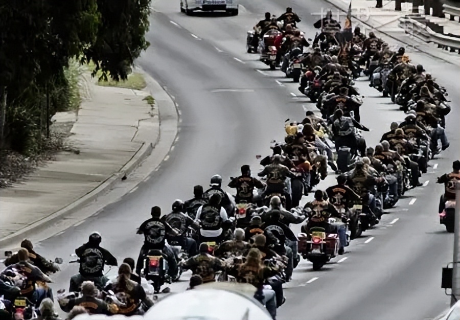 华人黑帮老大带人打纽约警察局,让意大利黑手党都怕的温州帮