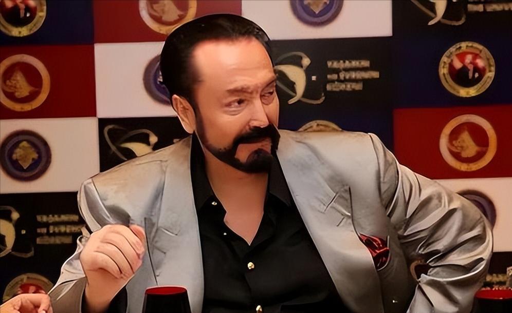 “性*教邪**”头目被判8658年：妖艳女友上千，别墅藏69000颗避孕药