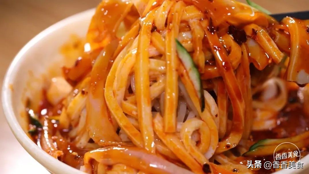 开了20年的街边小店,天津喝汤凉皮