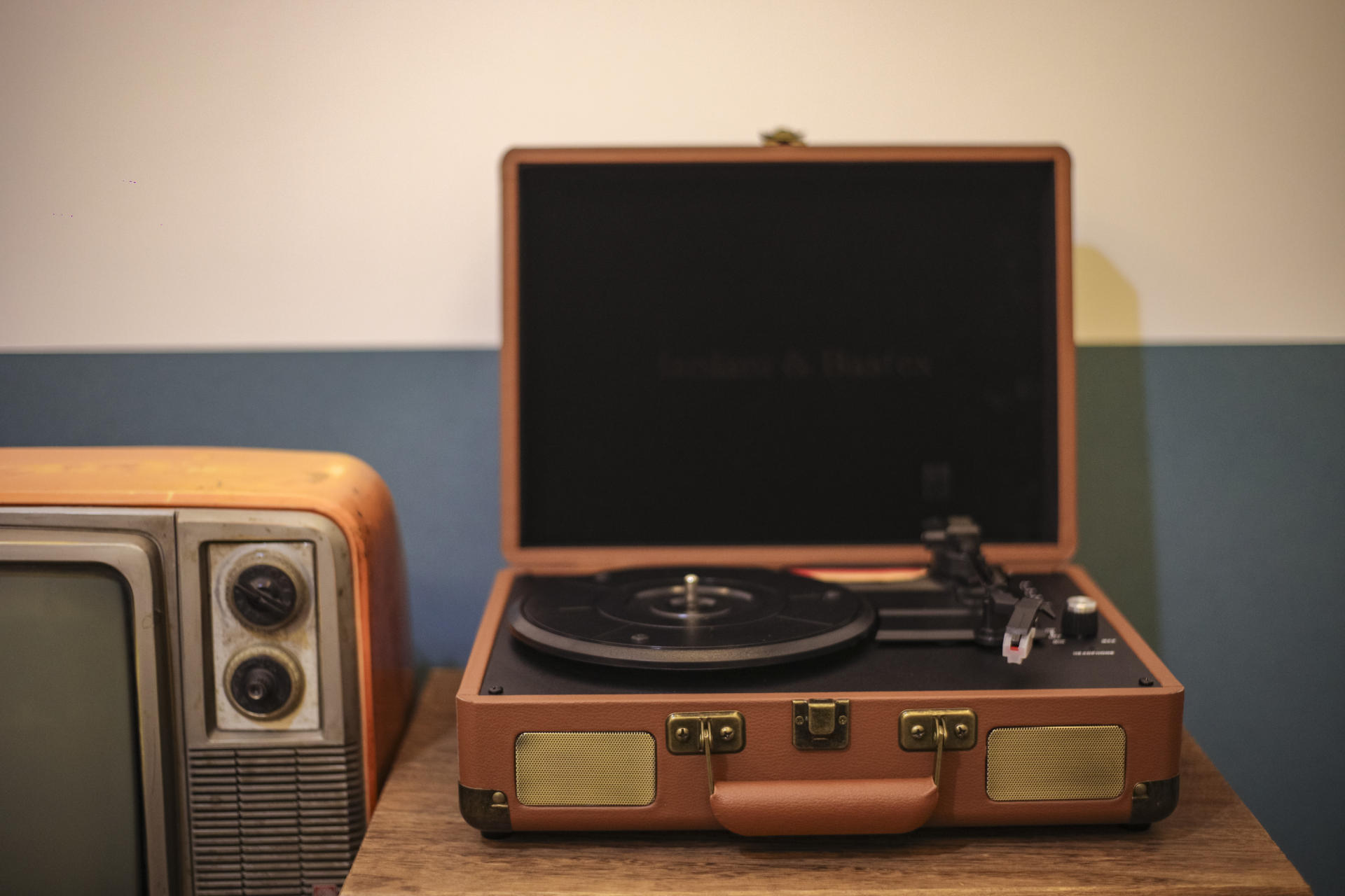 给自己的时光机：梵珐尼lp黑胶唱片机入手试听