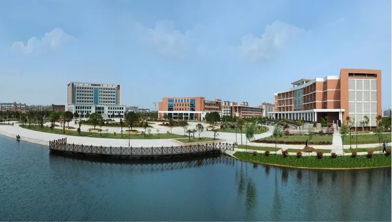 学校空气能热水器的优缺点,学校空气能热水器可用多少年