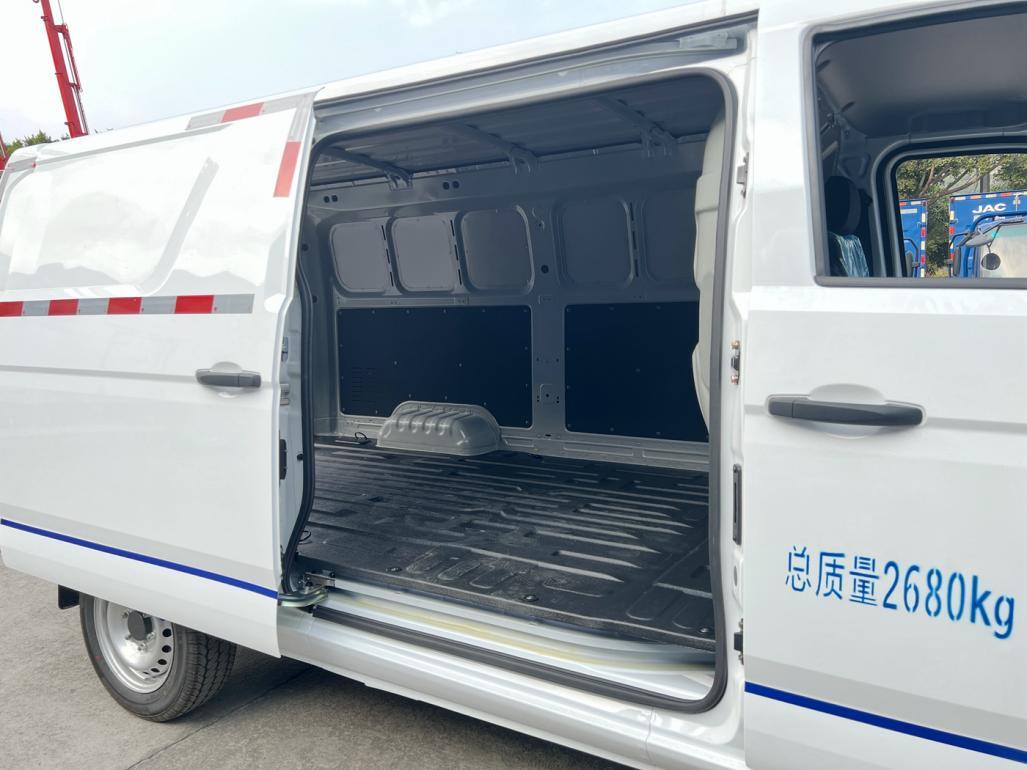 江淮蓝猫m1最高时速,江淮蓝猫m1是微面吗