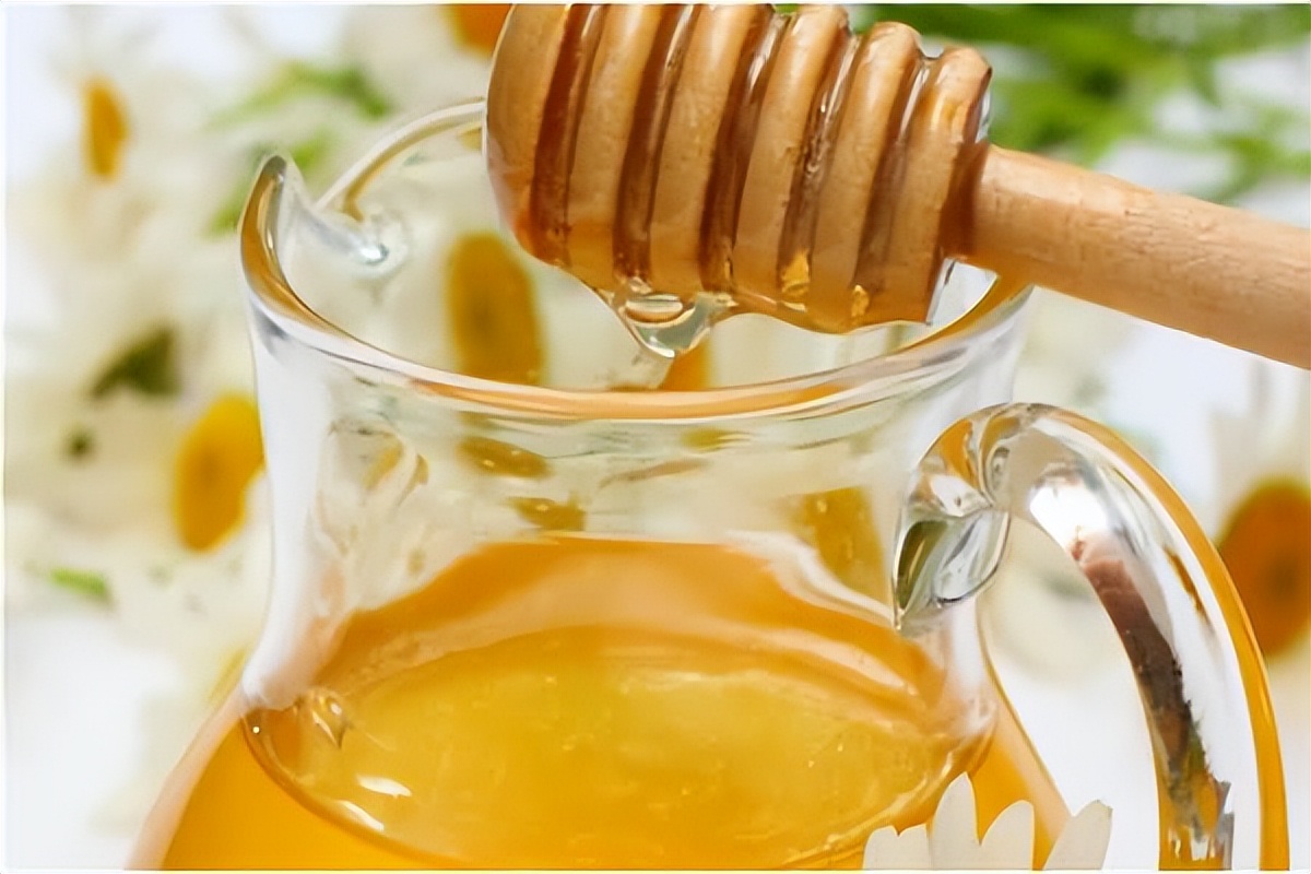 蜂蜜和柿子一起吃的功效与作用,柿子叶和蜂蜜一起喝有什么功效