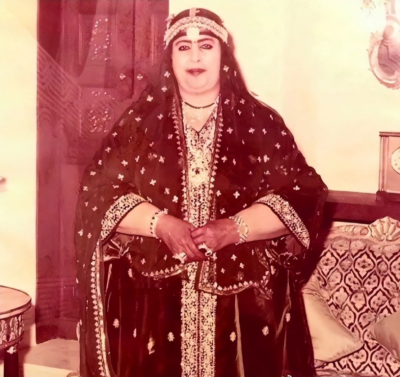 原来圣裔血统,也难逃童婚的命运啊