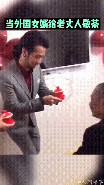 女朋友说她不能穿比较紧的衣服，我瞬间就懂了，效果原来是这样的