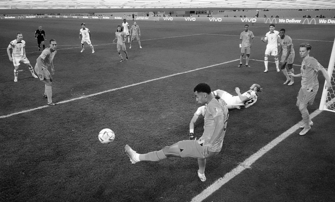 完整阵容面对荷兰3比0轻松取胜,荷兰逆转最关键的一次