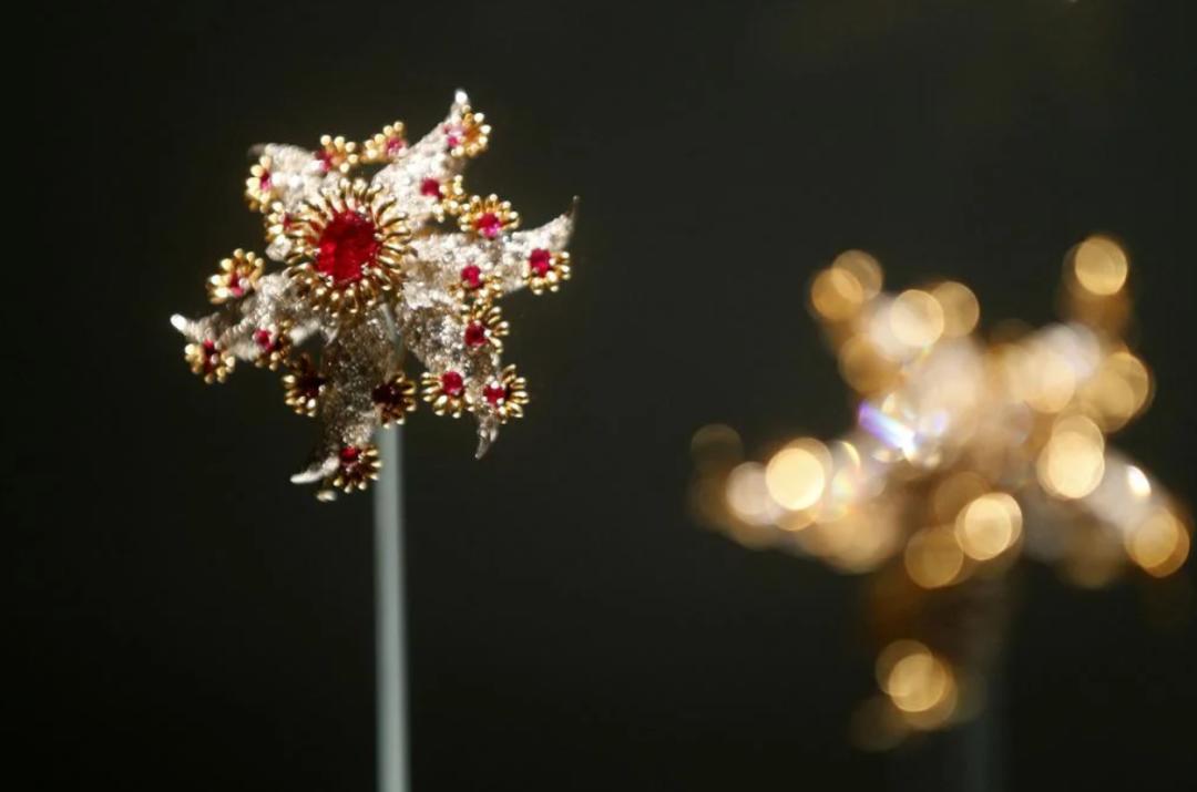 她是顶级豪门家族的千亿儿媳，一生低调，却连总统夫人都羡慕不已