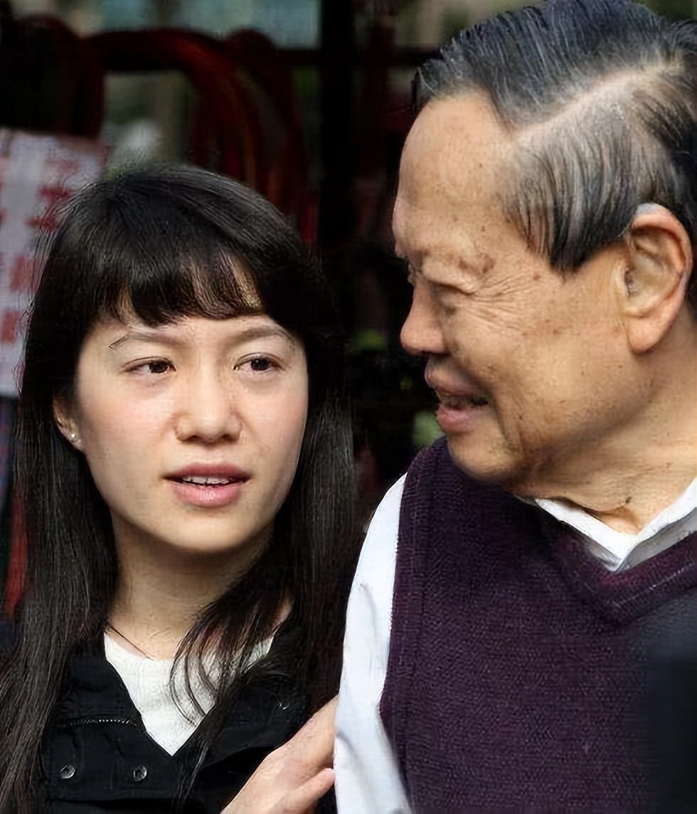 翁帆含泪说出嫁给杨振宁的缘由,翁帆嫁给大自己54岁的杨振宁原因