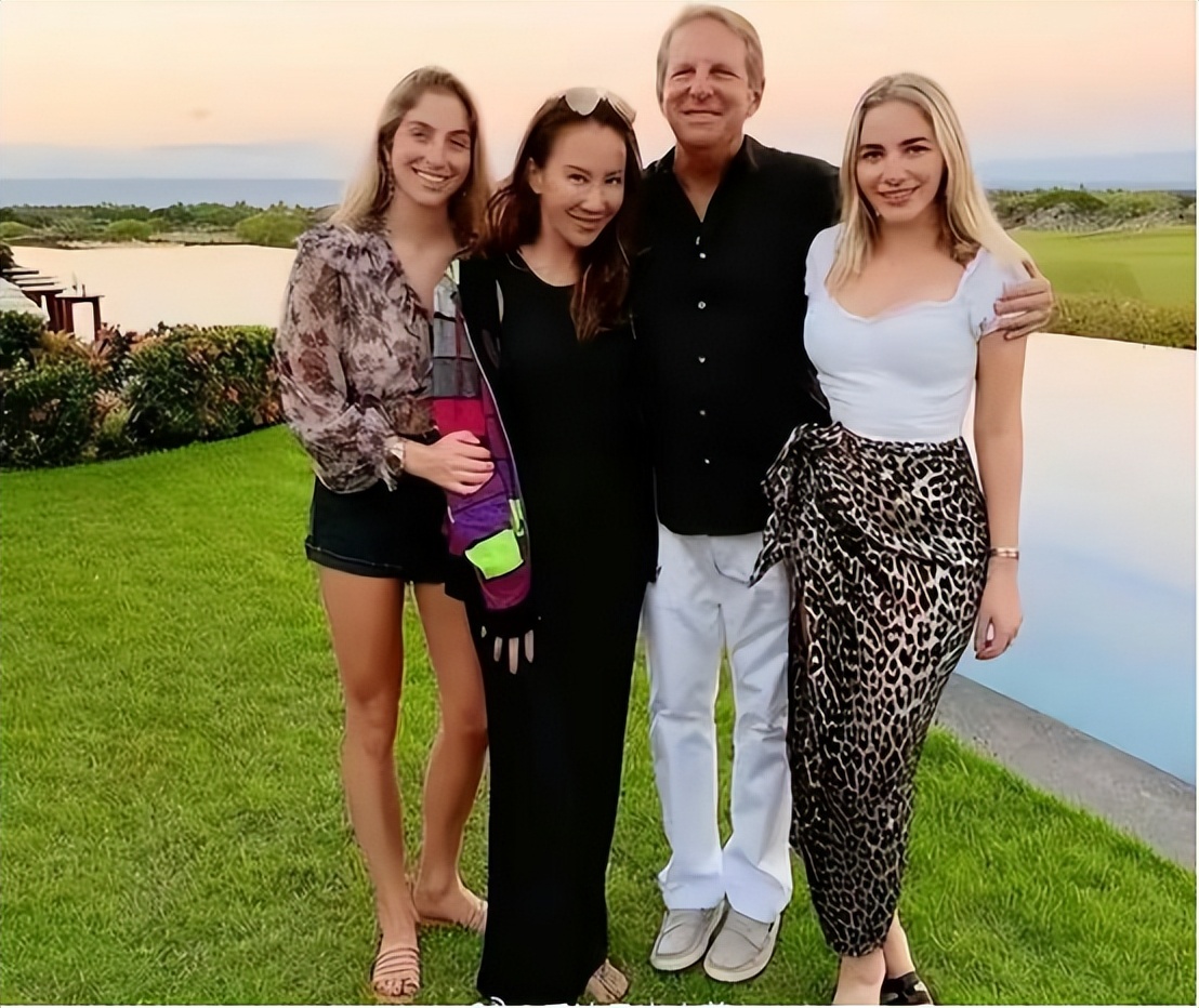 李玟轻生当天发录音,45岁天后李玟凌晨发长文