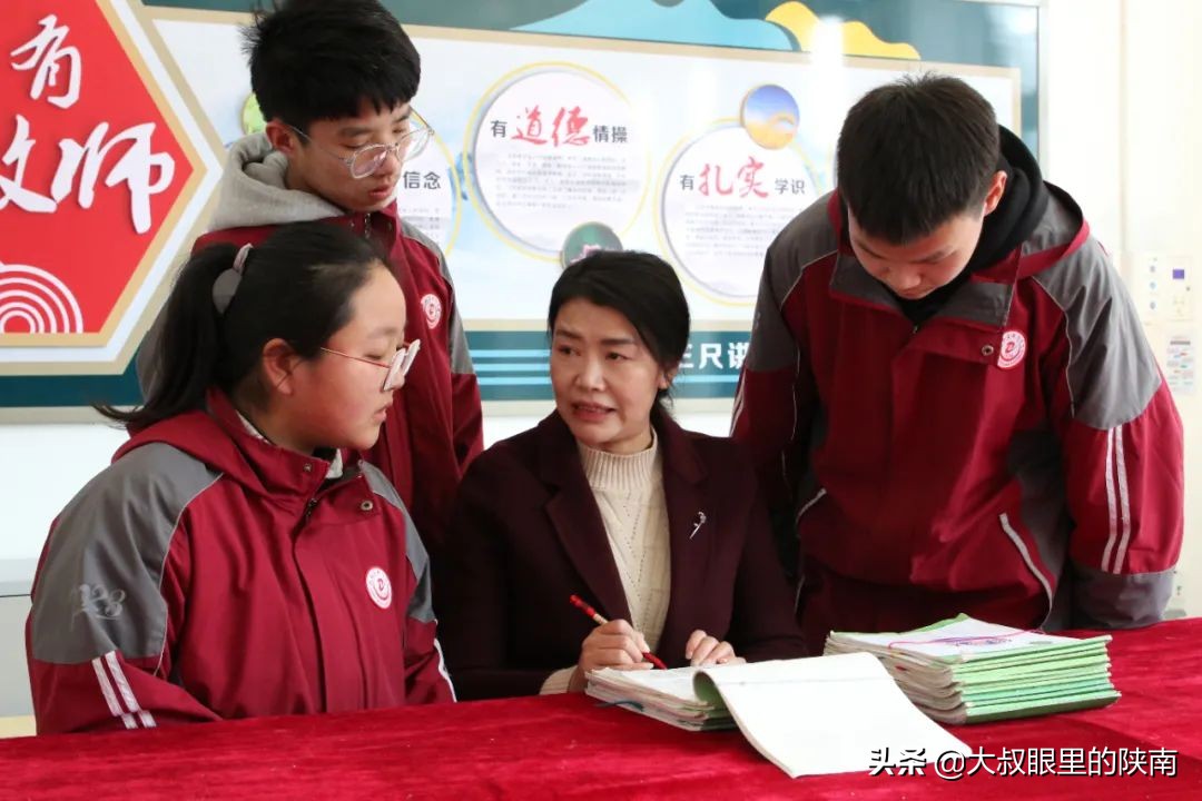 校长师德标兵事迹,丹凤县优秀教师展播