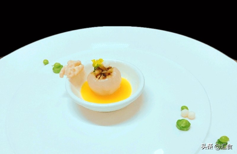 辣炒猪心、金丝沙拉茶菌牛柳、鲜核桃菌菇荔枝球