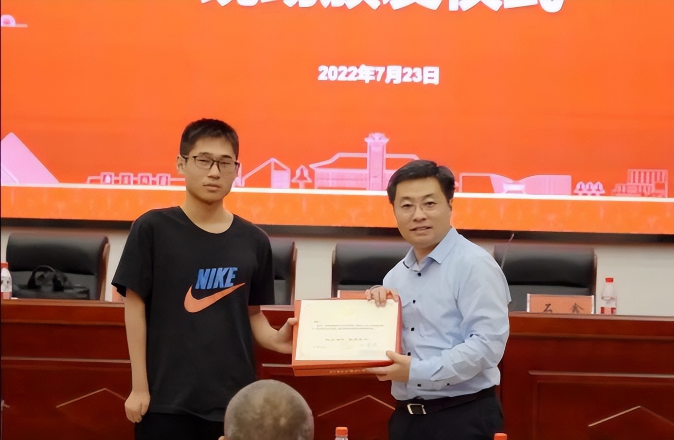 出生时遭遇“意外”，江苏折翼男孩以646高分，成功考上*京大南**学！