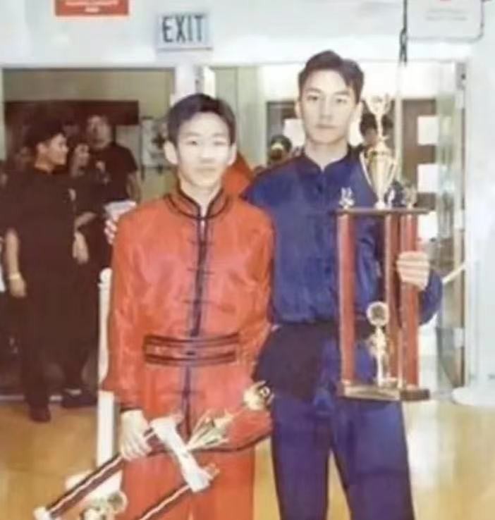 昔日男神吴彦祖为何变油腻大叔,44岁的吴彦祖风采不减当年