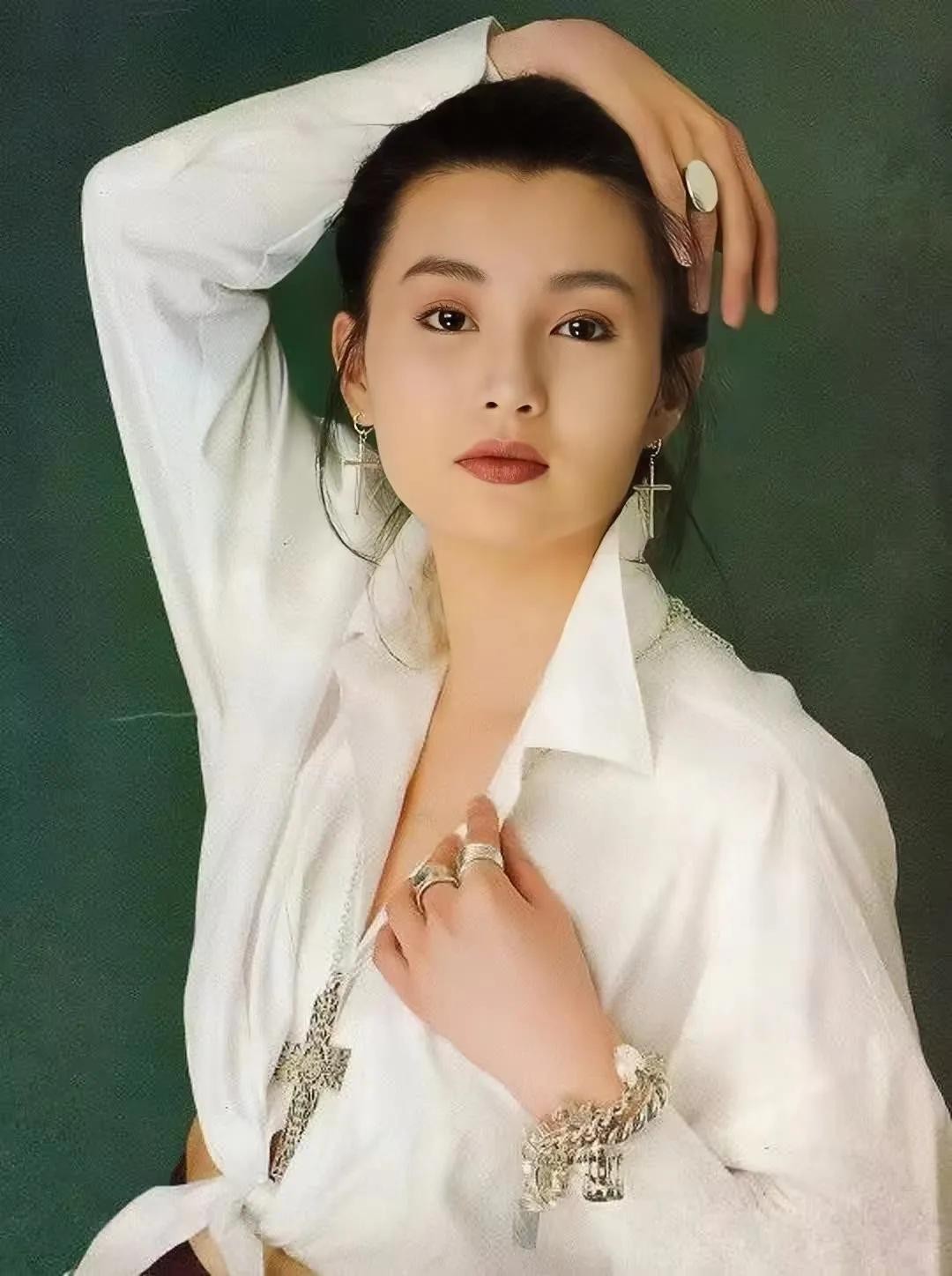 瘦得脱相的女人,瘦到脱相的女明星真的好看吗