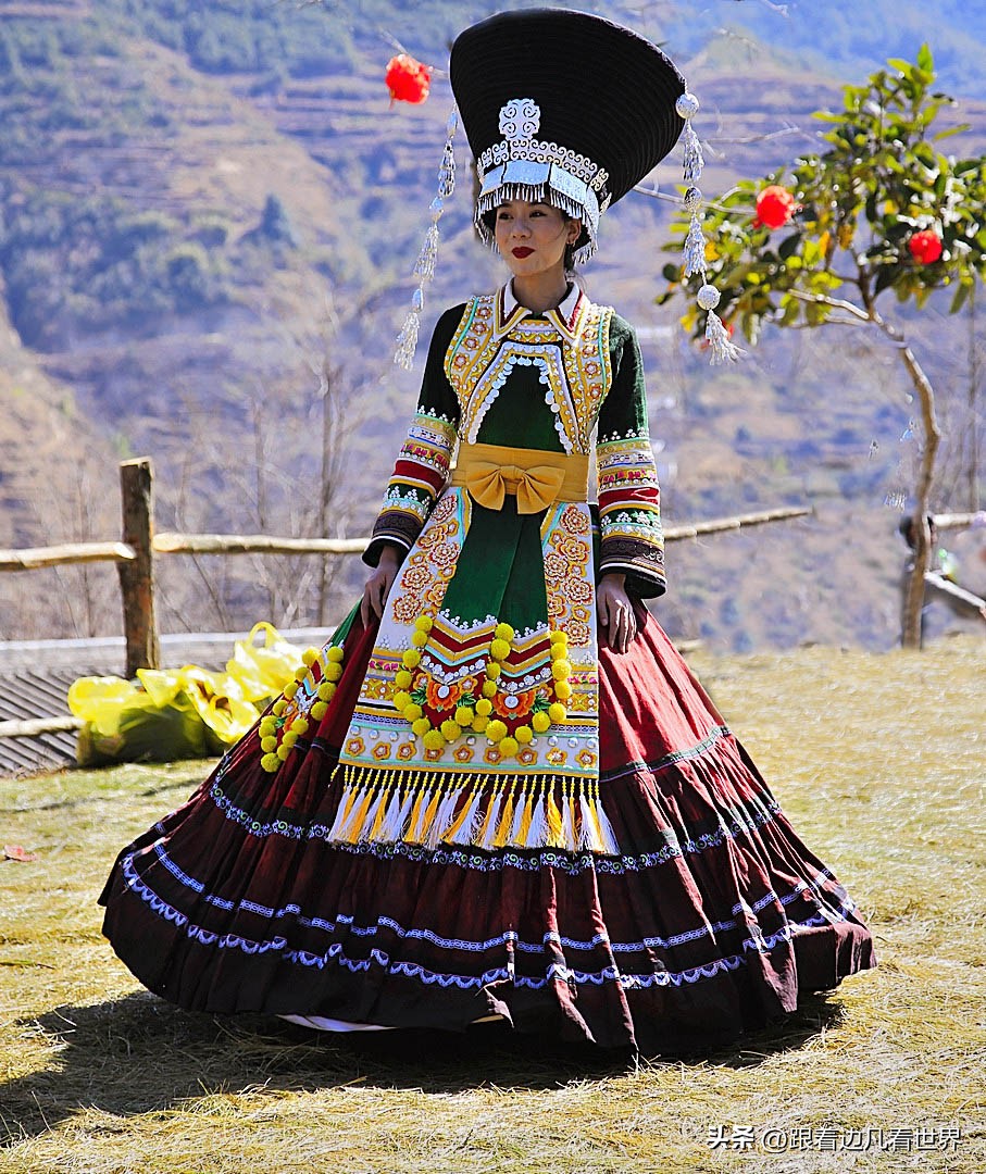 千年彝装，一赛千年“世界最古老的乡村T台”