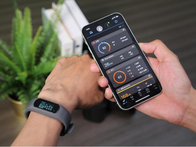 garminvivosmart4杩愬姩鎵嬬幆璇勬祴,garminsmart5瀵规瘮灏忕背鎵嬬幆