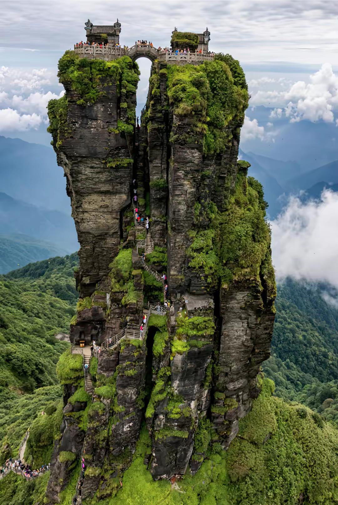 贵州最美天空之城,贵州之镜天空之城