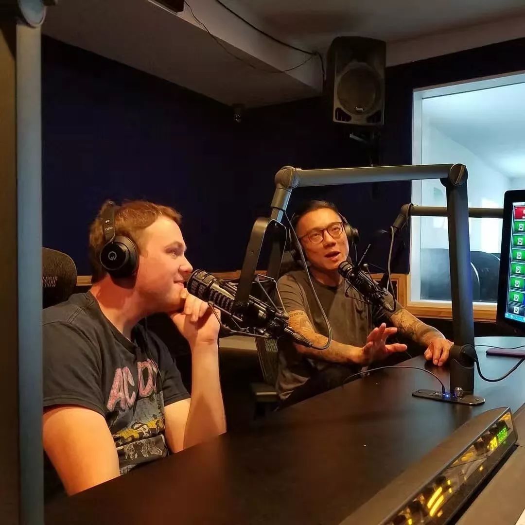 王建国孤独脱口秀,在美国说脱口秀的中国人是黄西吗