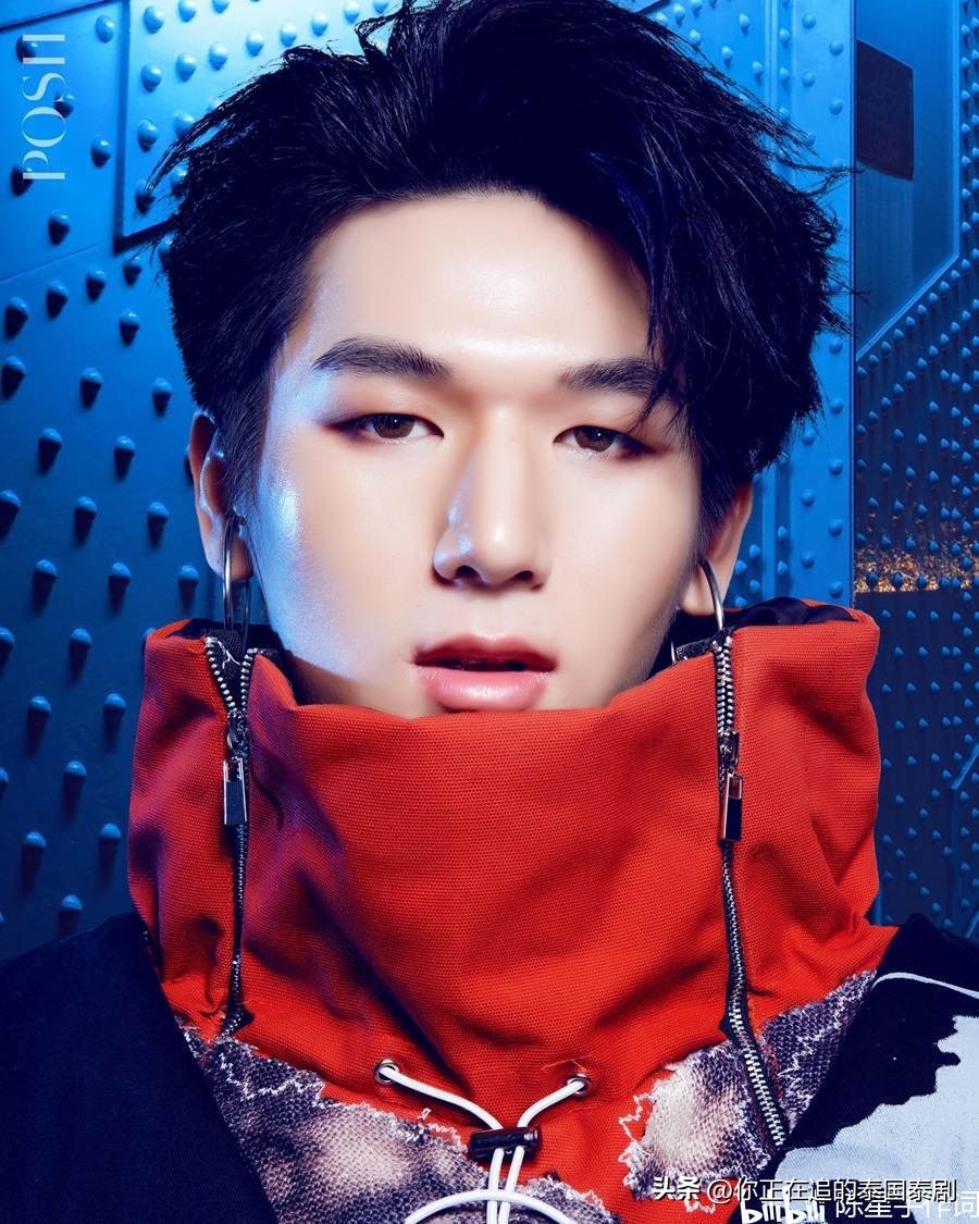 泰剧巨龙之爱MosPanuwat和BankMontop新杂志：元宇宙少年龙月臣服