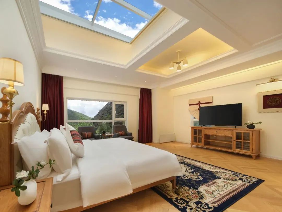 稻城花间岭杜鹃谷温泉,稻城亚丁藏缘酒店团购