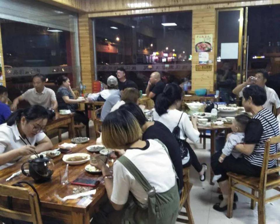 刚刚,我把月入2万元的烧烤店关掉了:表面风光,辛酸自己知道