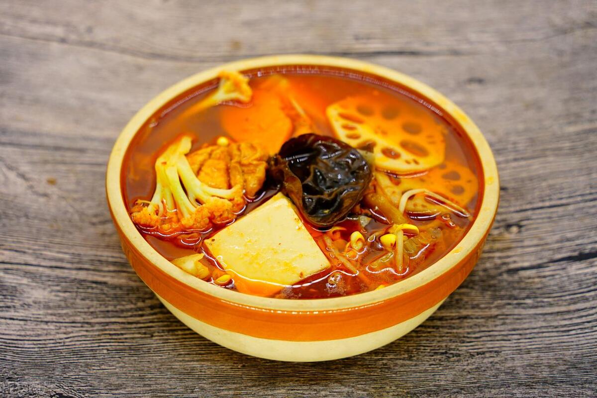 四川麻辣烫利润,四川麻辣烫生意一般得赚多少钱