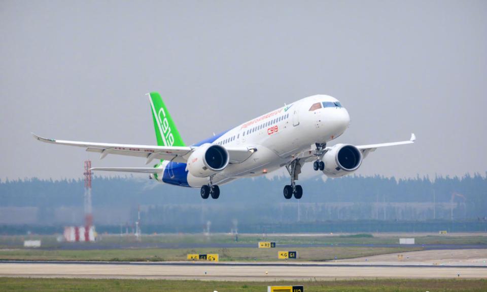 马克龙谈中国签空客大单,马克龙与中国签的空客直升机合同