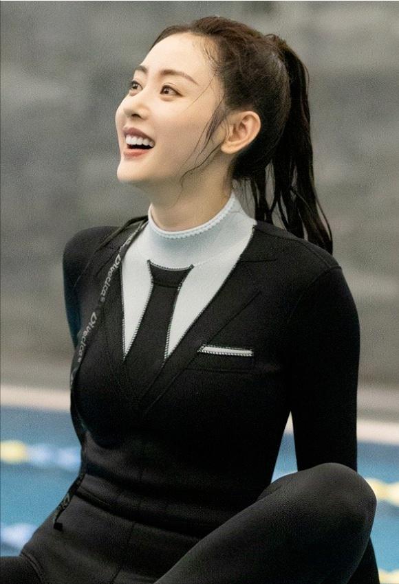 潜水服都遮不住张天爱的曲线？看到她的那一刻：只想娶她回家！