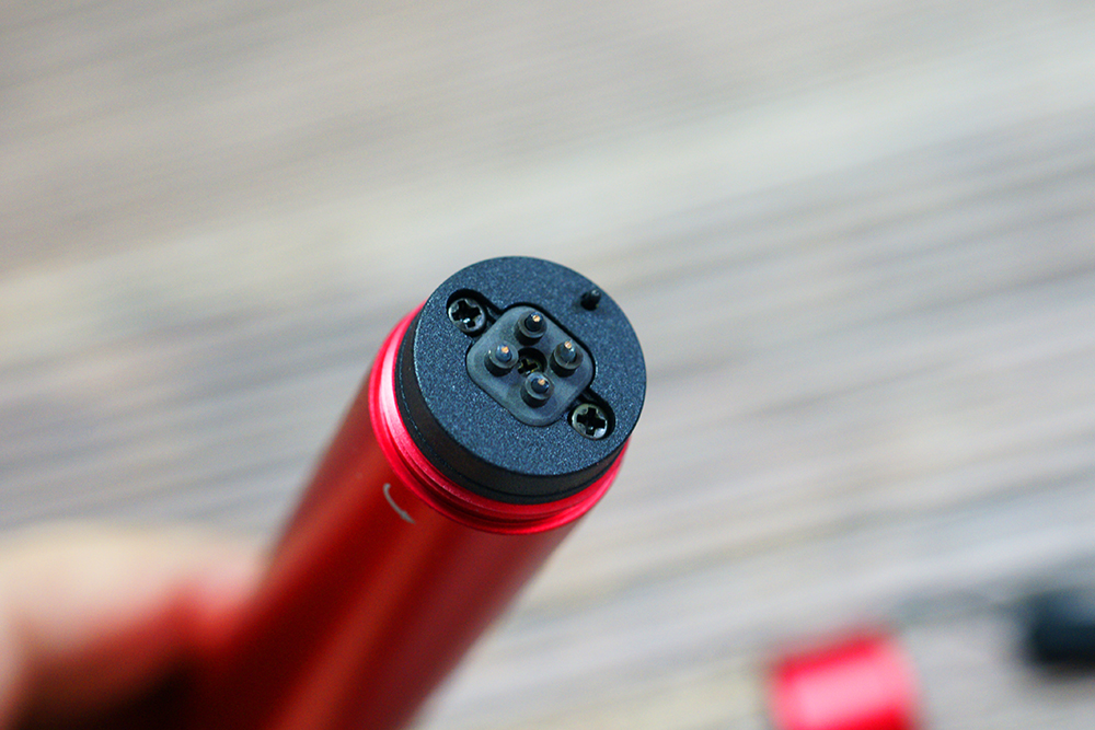 纳拓雷电电弧防身手电筒拆解,纳拓电弧防身手电电压多少