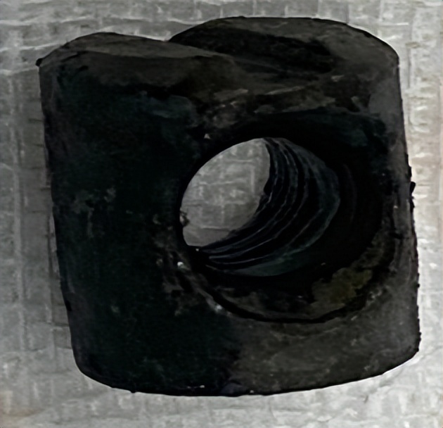 家长要小心儿童鼻腔异物,家长注意幼儿口袋里物品