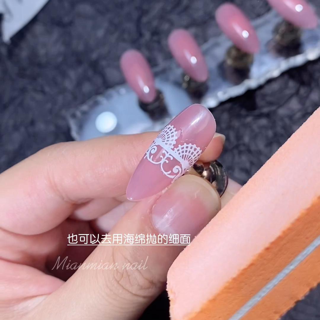 纯欲美甲教程视频,适合贴珍珠款式美甲教程