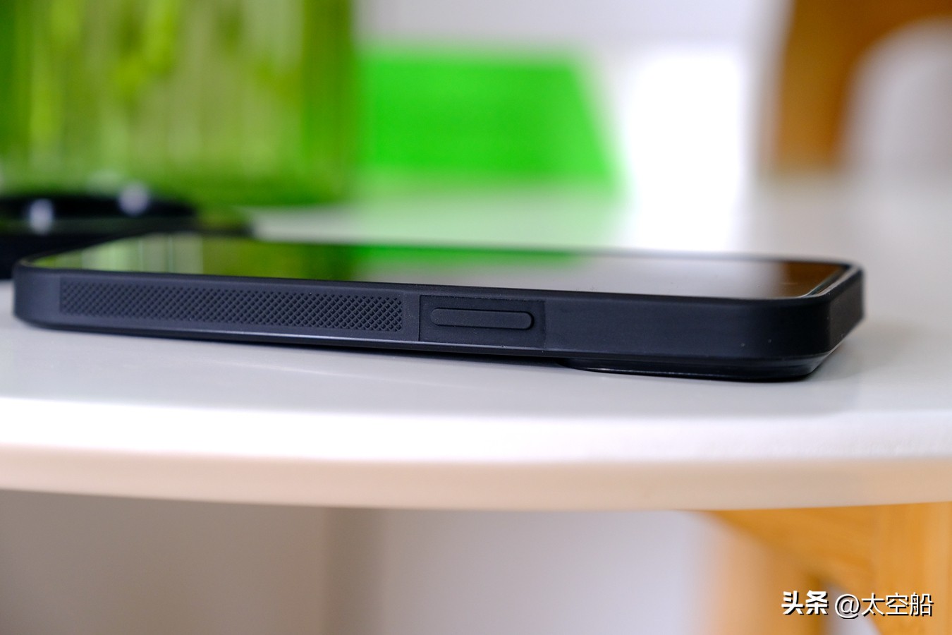 入手iphone14promax还是等15,iphone14pro值得入手不